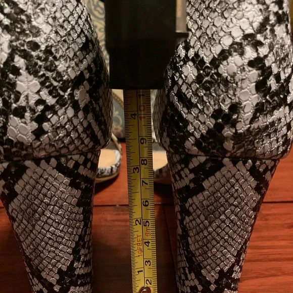 Madden Girl Sandals - Picture 4 of 7